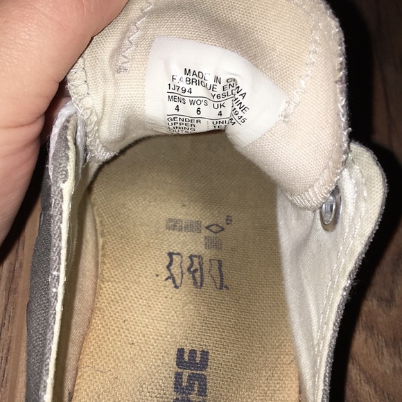Grey low top Converse (Women’s 6) - Picture 5 of 5